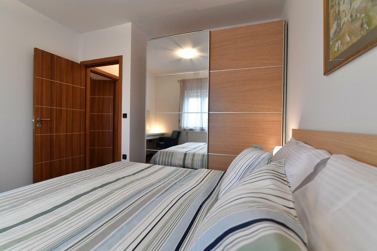 City Penthouse Vita Pula Exterior photo