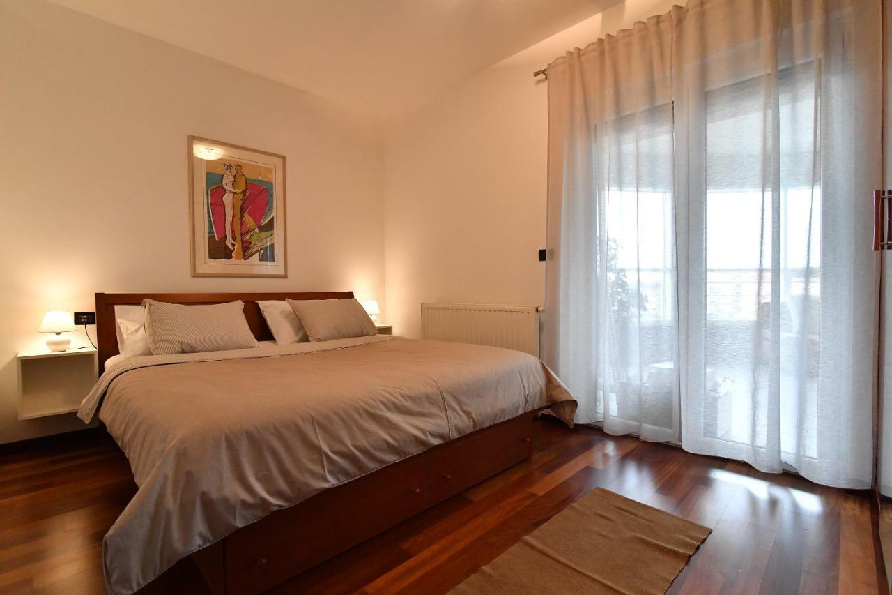 City Penthouse Vita Pula Exterior photo